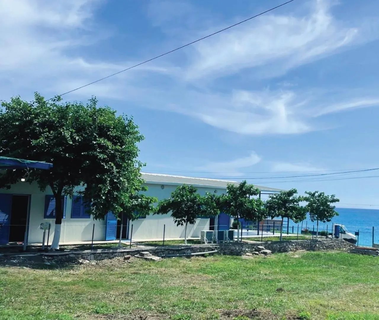 Calm Escape Apartment Borsh Homestay